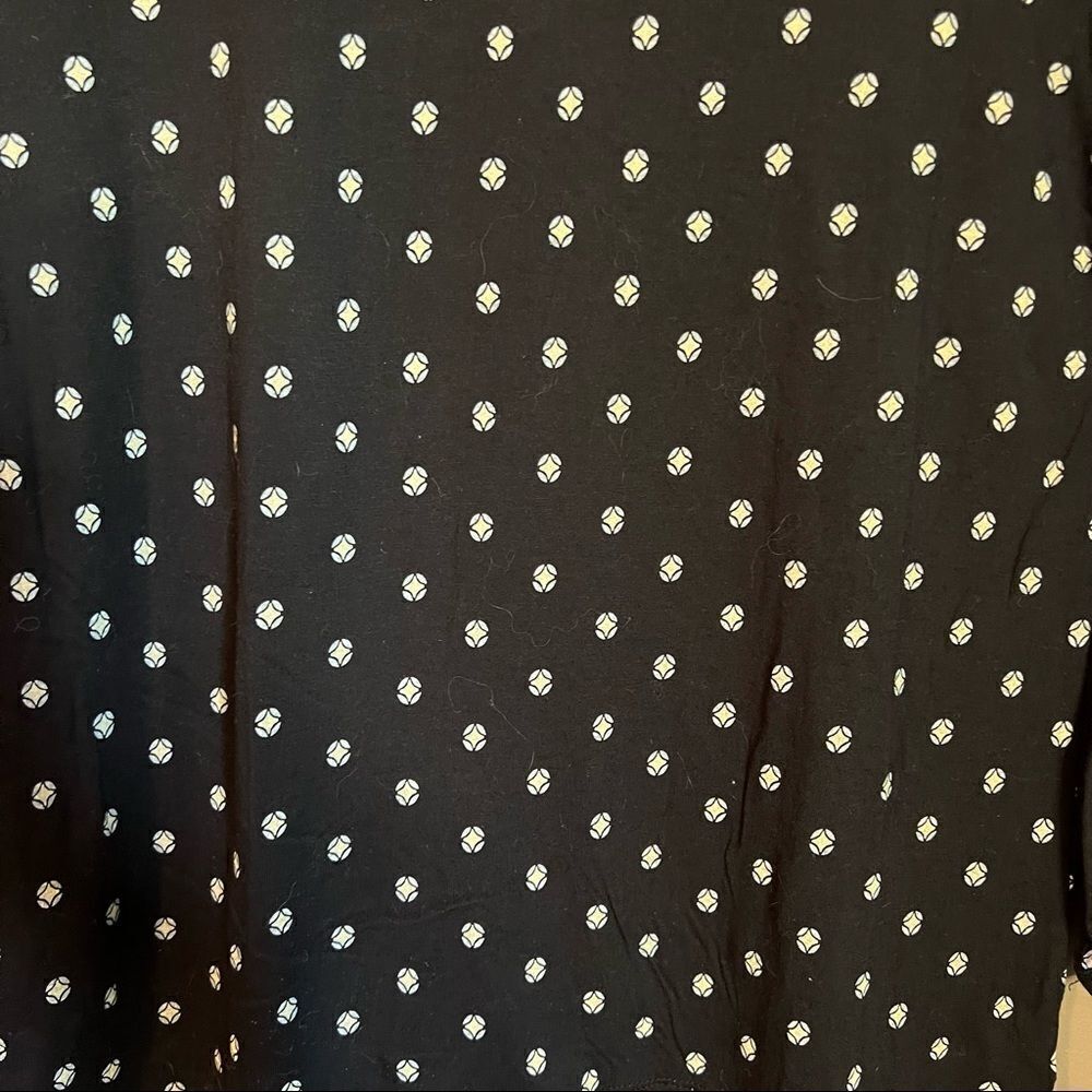 3 for $30! Old navy patterned blouse - Picture 7 of 10